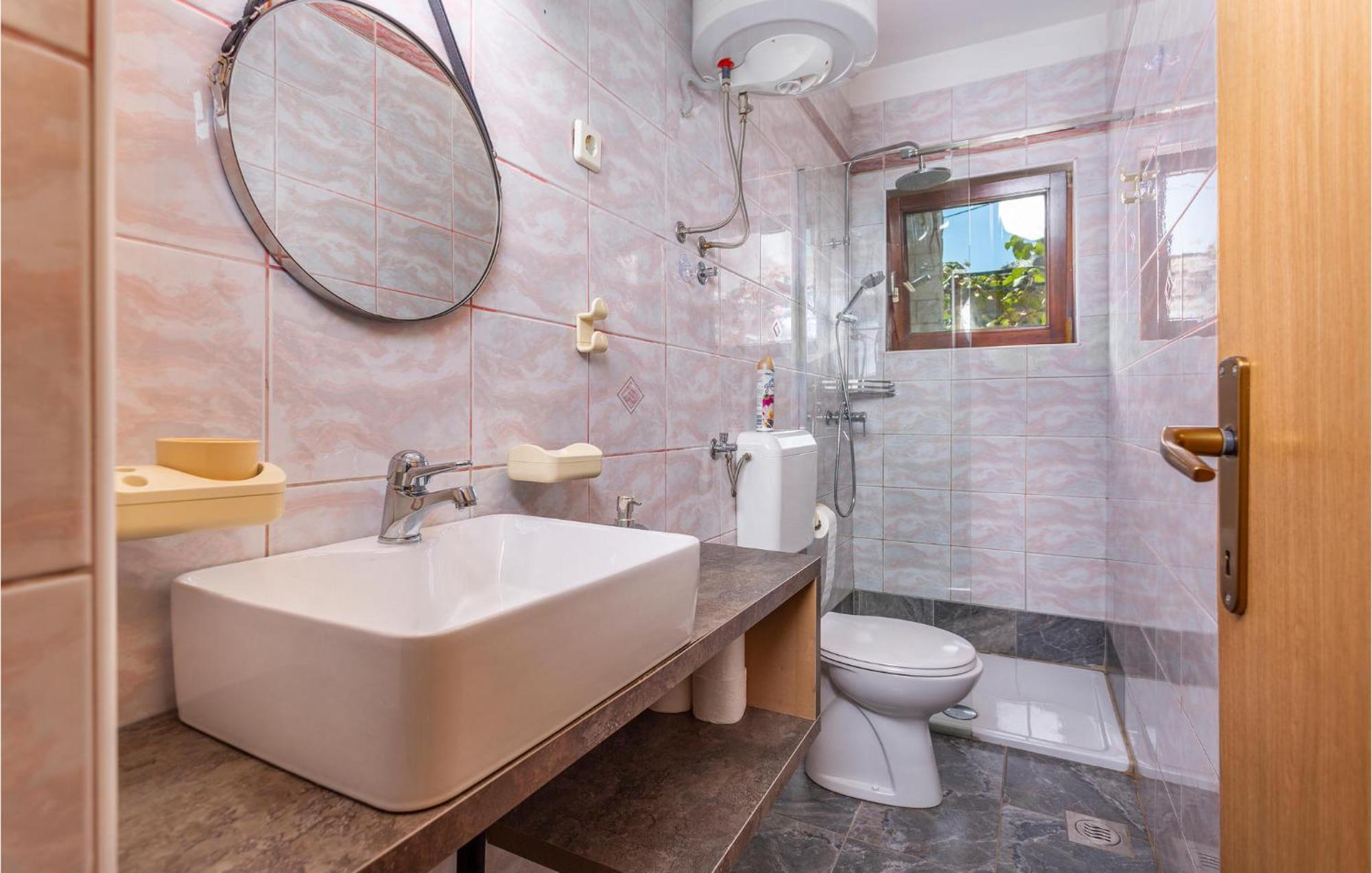 Beautiful Apartment In Malinska With Wifi Exterior foto